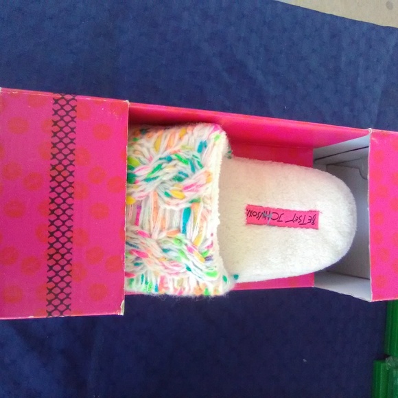 Betsy Johnson Slippers - Picture 1 of 4